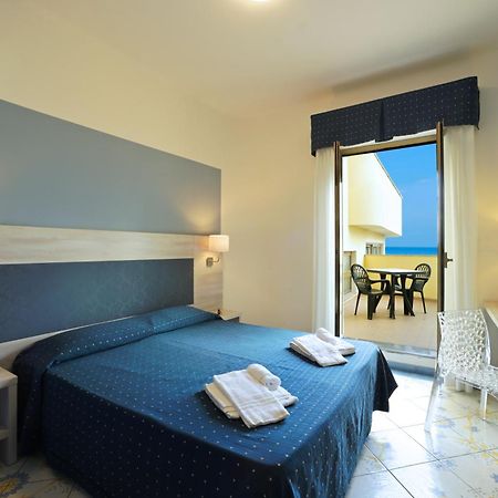 Hotel Delfino ไลเกวญา ภายนอก รูปภาพ