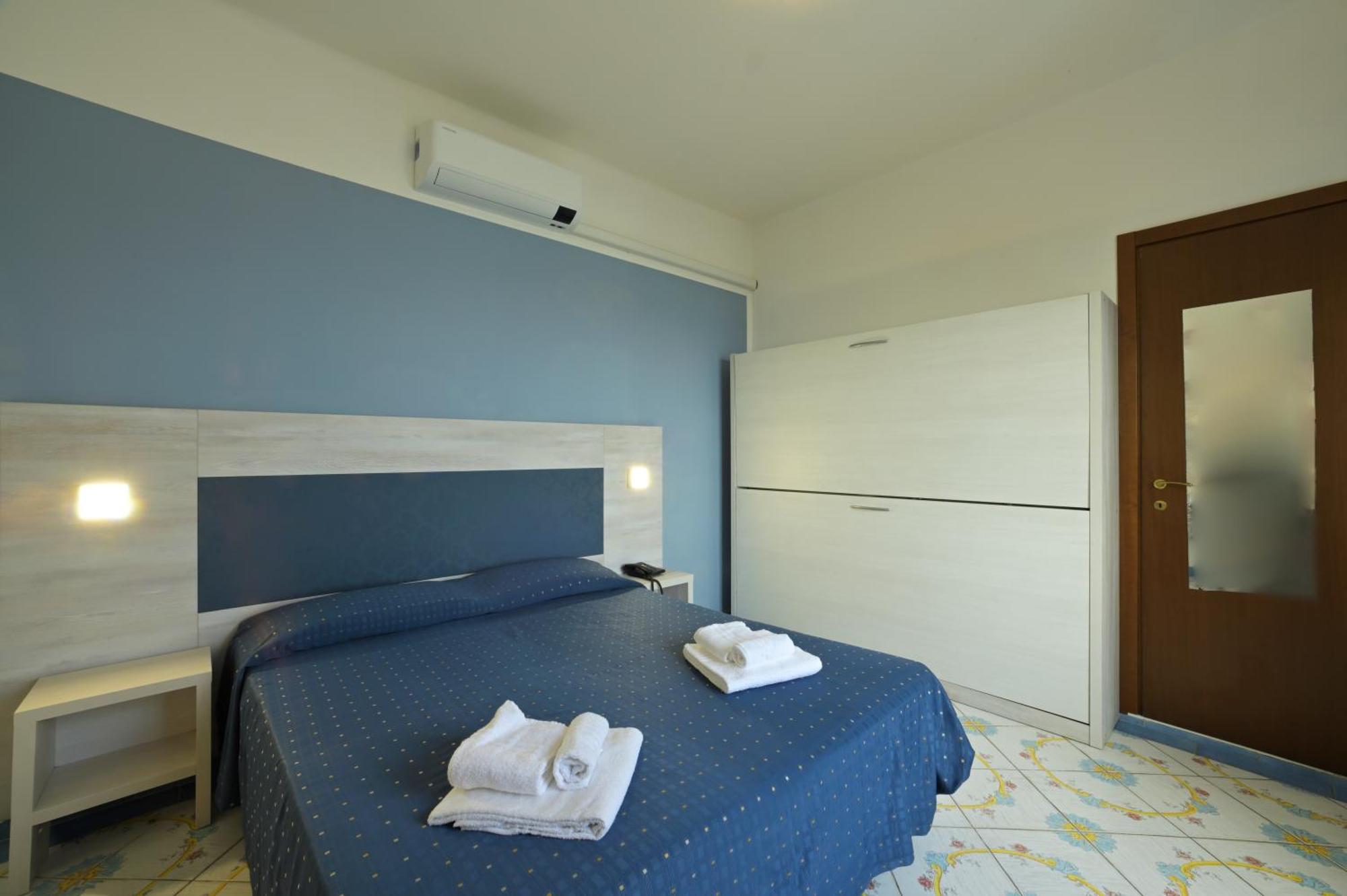 Hotel Delfino ไลเกวญา ภายนอก รูปภาพ