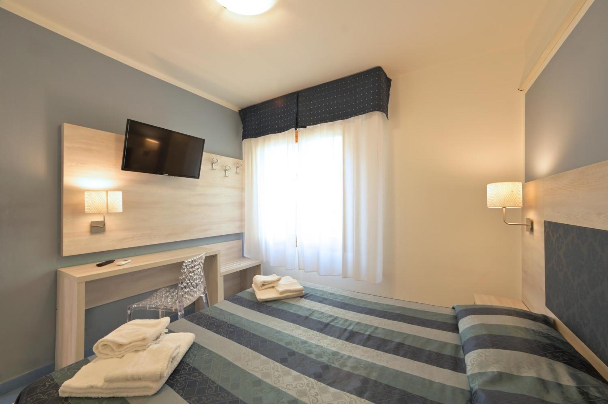 Hotel Delfino ไลเกวญา ภายนอก รูปภาพ