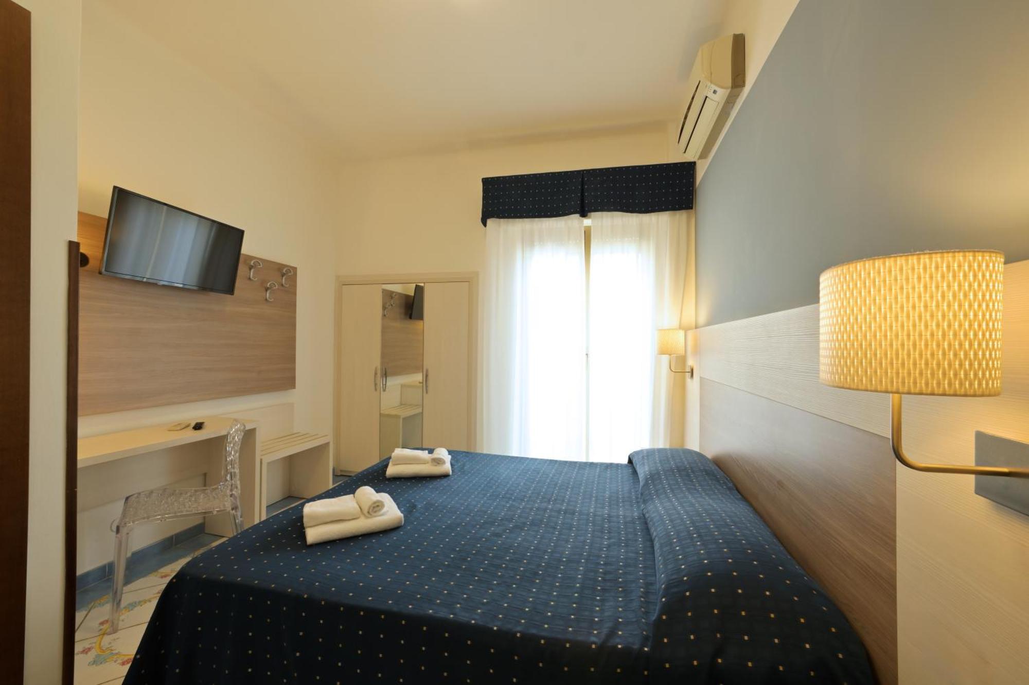 Hotel Delfino ไลเกวญา ภายนอก รูปภาพ