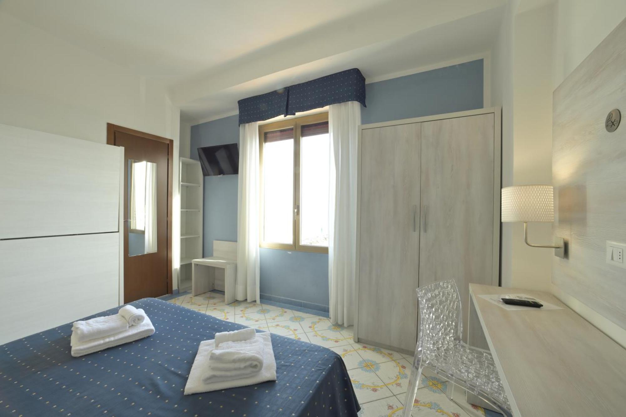 Hotel Delfino ไลเกวญา ภายนอก รูปภาพ