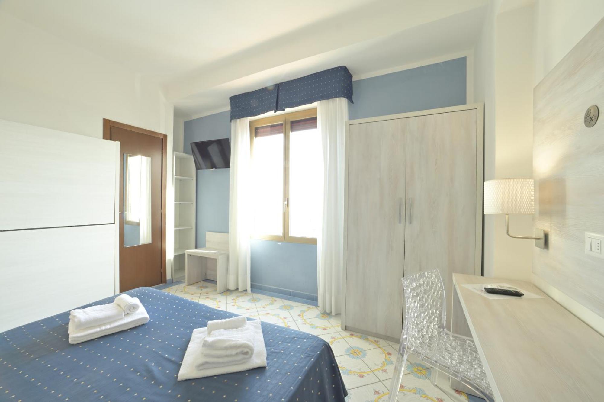 Hotel Delfino ไลเกวญา ภายนอก รูปภาพ