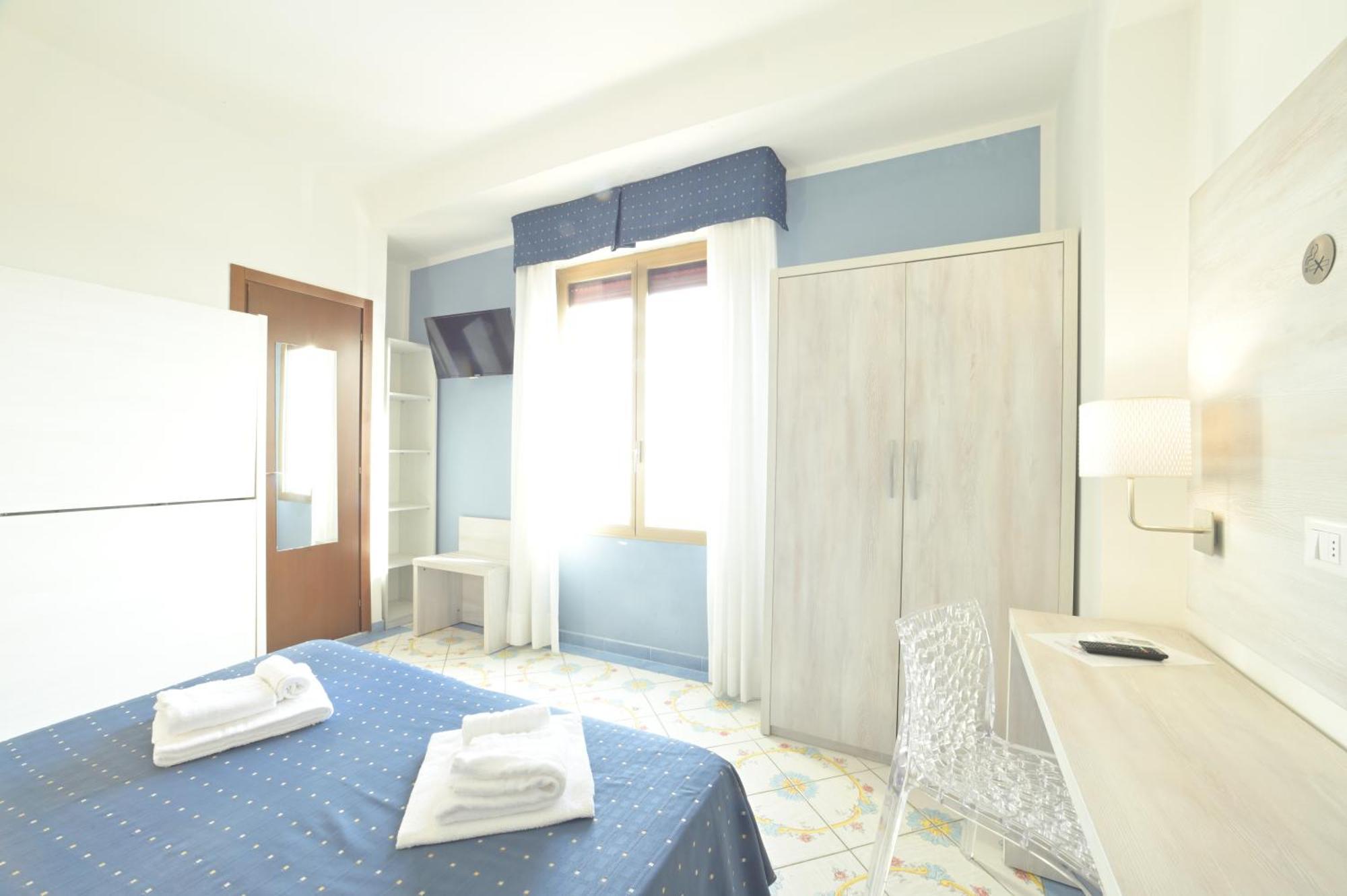 Hotel Delfino ไลเกวญา ภายนอก รูปภาพ