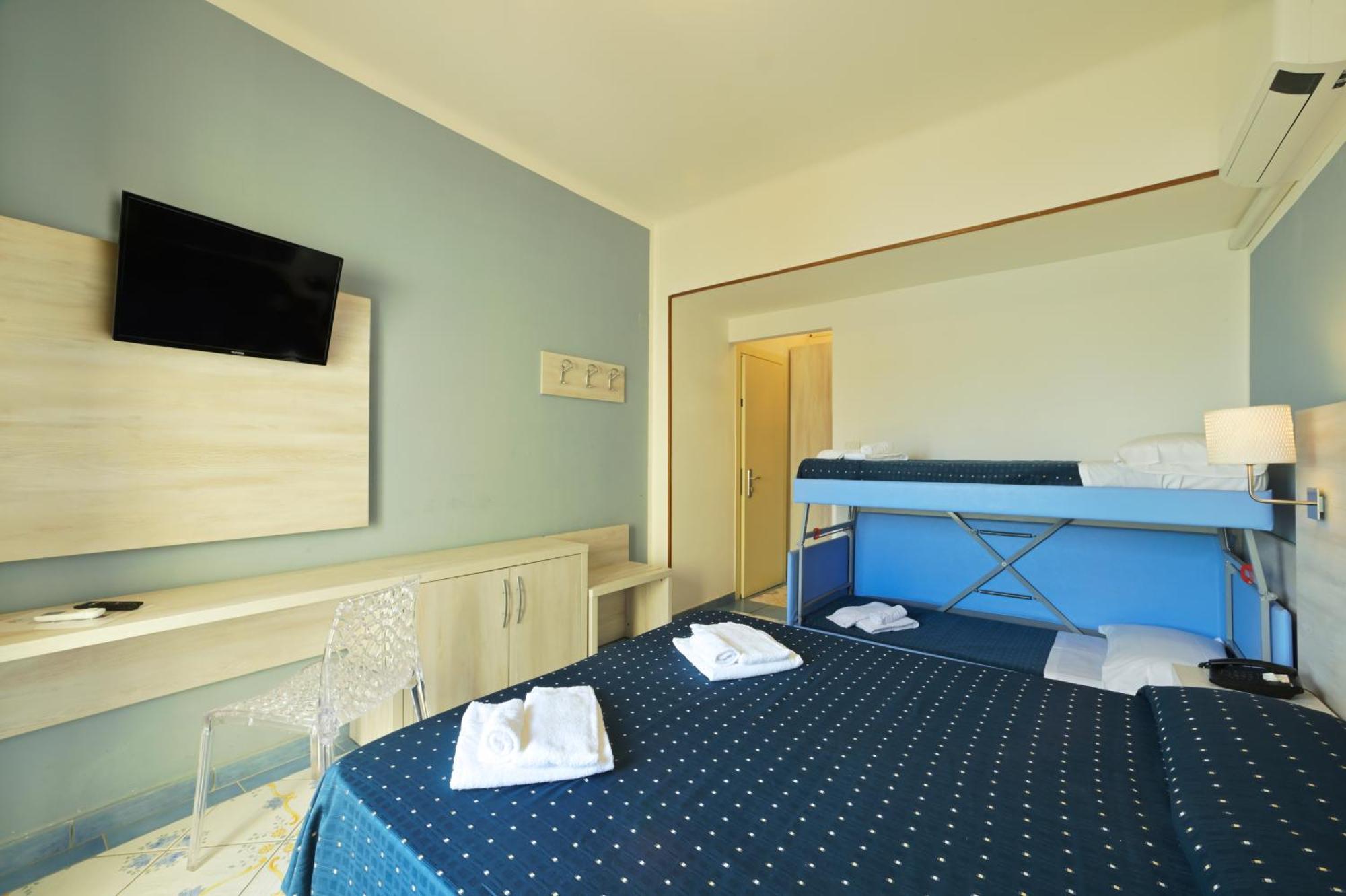 Hotel Delfino ไลเกวญา ภายนอก รูปภาพ